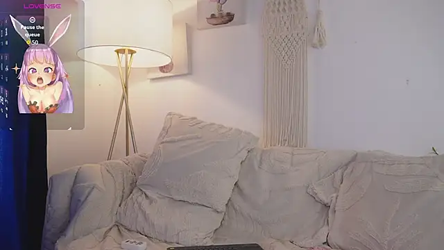 bunnycuteshy online show from December 17, 1:59 pm