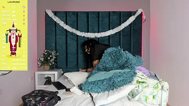 DanielleEvans  online show from January 5, 5:27 pm