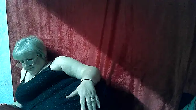 Gina Marlyn online show from April 3, 8:07 pm