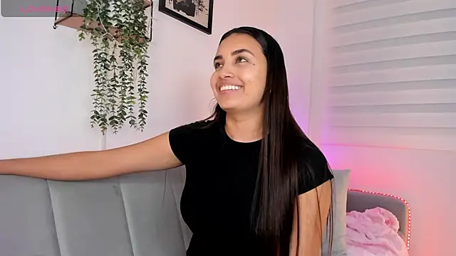 aisha es online show from February 26, 11:04 pm