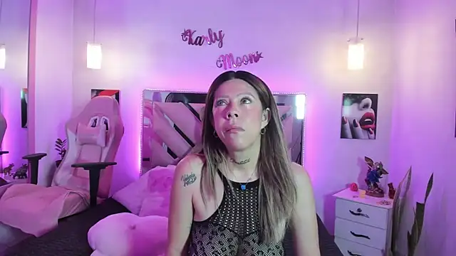 Karly moon online show from May 31, 10:11 pm