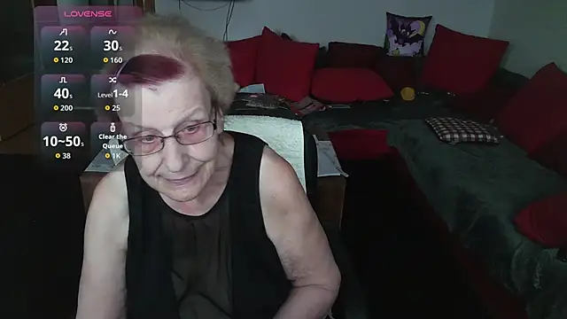 HeisseomaOriginal online show from November 16, 8:16 am