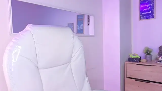 bluee hazell online show from September 20, 4:49 pm