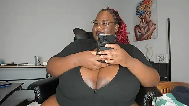 SexyHugeblackTitties online show from November 3, 6:01 pm