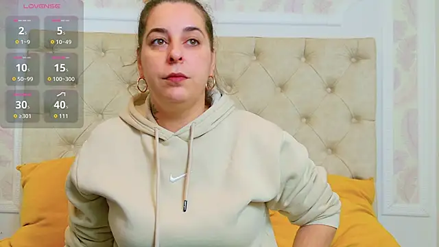 KarinaNoir online show from November 6, 5:02 am