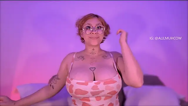 Lilmuh  online show from October 7, 11:31 pm