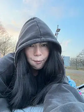 clairewntr online show from February 7, 4:11 pm