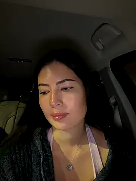 clairewntr online show from October 29, 9:17 pm