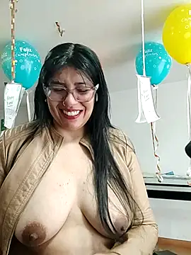 aisha latina online show from June 4, 2:43 pm