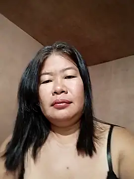 Lovelywoman43 online show from April 15, 7:25 pm