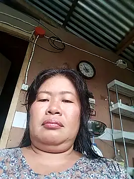 Snapshot of Lovelywoman43 chatting on October 20, 6:05 am Lovelywoman43 online show from October 20, 6:05 am