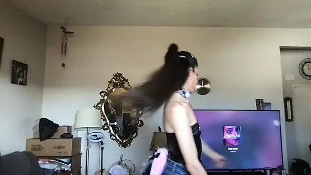 spoilbadkittynow online show from February 6, 6:00 pm