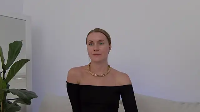 Fallinlove1 online show from October 6, 11:16 am