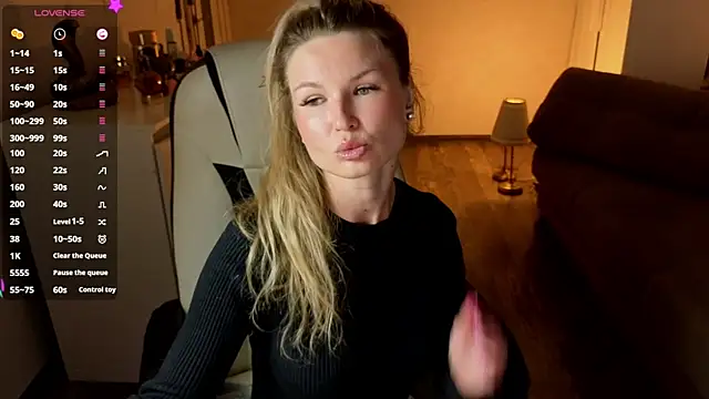 AngelMiaM online show from May 28, 6:06 pm