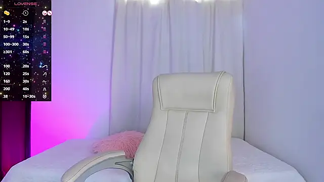 Snapshot of VioletaSotter chatting on October 5, 12:43 pm VioletaSotter online show from October 5, 12:43 pm
