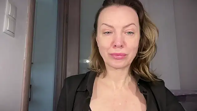 RachellAmazing online show from April 18, 6:27 am