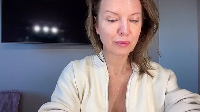 RachellAmazing online show from September 17, 6:11 am