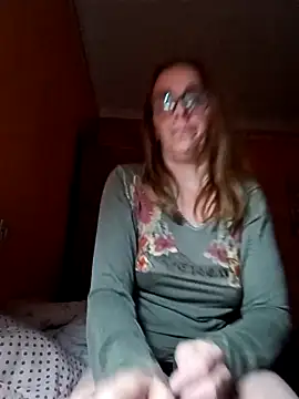 Dettybitch40 online show from October 3, 6:57 pm