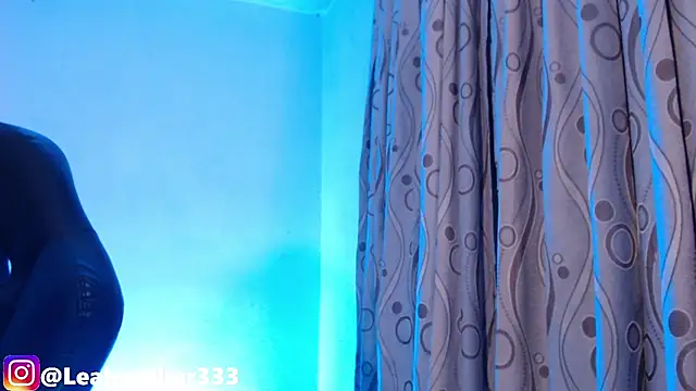 MissLeahParker online show from April 30, 1:33 am