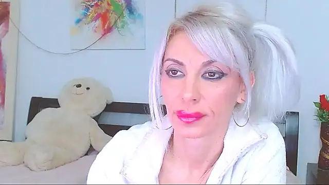 HoneyLara online show from February 4, 2:03 am