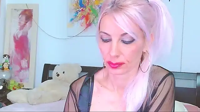 HoneyLara online show from October 13, 2:25 am