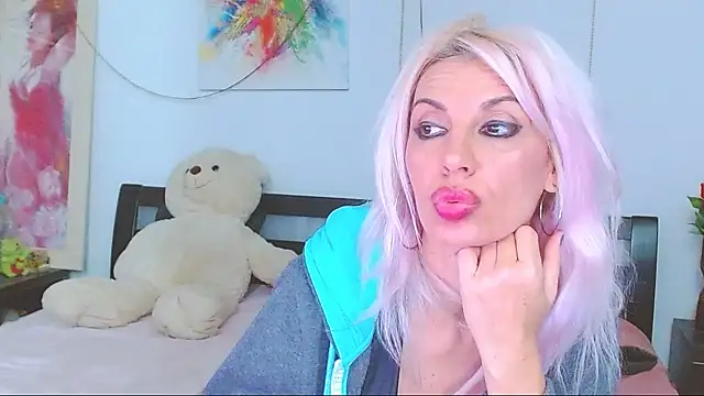 HoneyLara online show from December 1, 11:29 pm