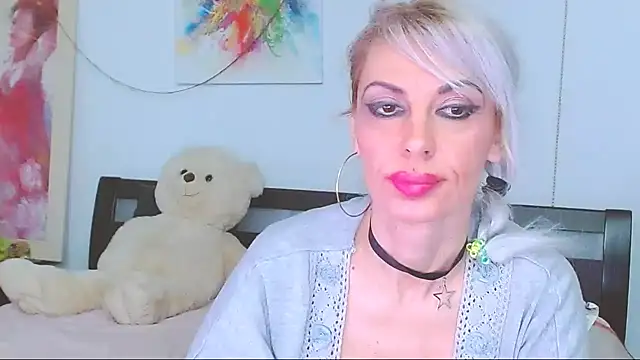 HoneyLara online show from February 7, 2:37 am