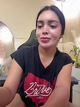 TS-SimplyTheBest online show from March 24, 12:10 pm