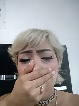 Snapshot of xGenesis_Miller_ chatting on October 31, 7:45 am xGenesis Miller  online show from October 31, 7:45 am