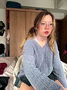 Darling XXX online show from April 15, 6:30 pm