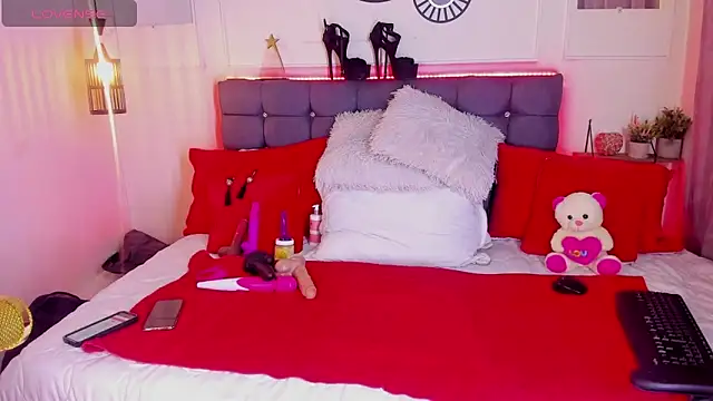 Ashley Beenson online show from April 16, 1:22 pm