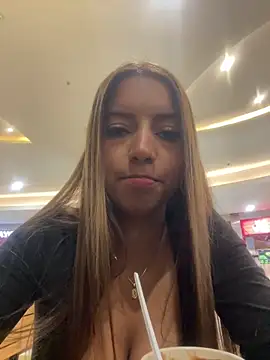 Snapshot of belaa_1 chatting on October 18, 9:27 pm belaa 1 online show from October 18, 9:27 pm