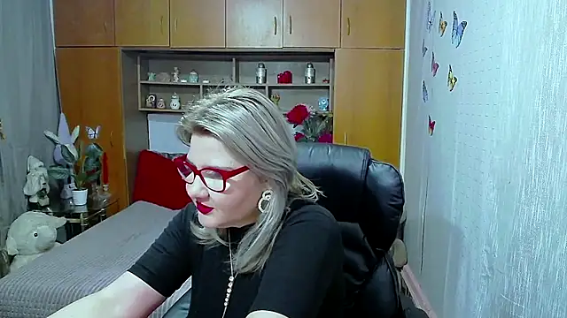 LucilleFenlys online show from March 24, 5:40 pm