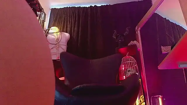 PerlaDivaio online show from February 5, 11:57 am