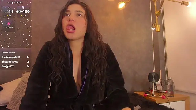 dayra angels online show from April 11, 8:07 am