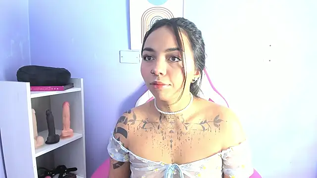 Snapshot of miss_soffi_ chatting on September 24, 7:02 pm miss soffi online show from September 24, 7:02 pm