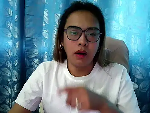 Your PrettyGirlxxx online show from November 6, 6:19 am