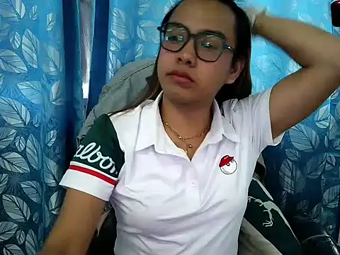 Your PrettyGirlxxx online show from October 27, 1:12 am