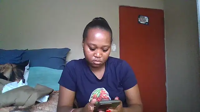 Snapshot of EbonySeductressx chatting on October 20, 12:08 pm EbonySeductressx online show from October 20, 12:08 pm