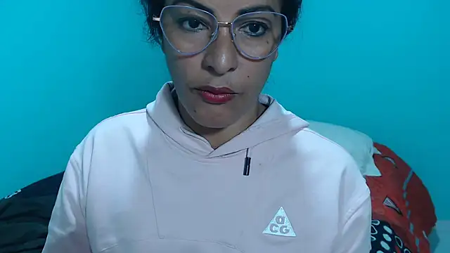 kateleyagrey online show from February 19, 7:46 pm