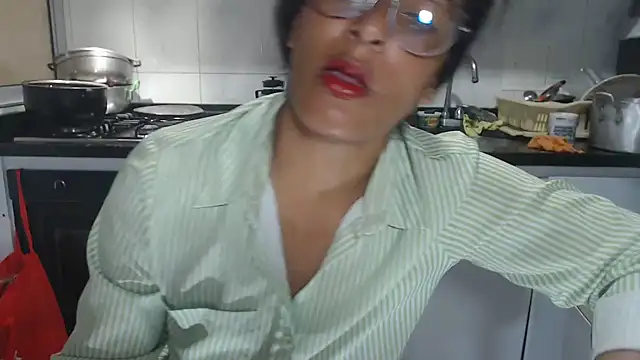 Snapshot of kateleyagrey chatting on October 21, 7:07 pm kateleyagrey online show from October 21, 7:07 pm
