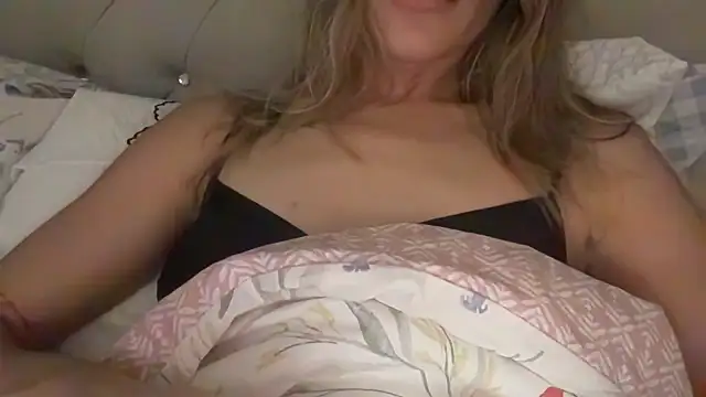 Snapshot of Lillymariee chatting on October 8, 6:56 pm Lillymariee online show from October 8, 6:56 pm
