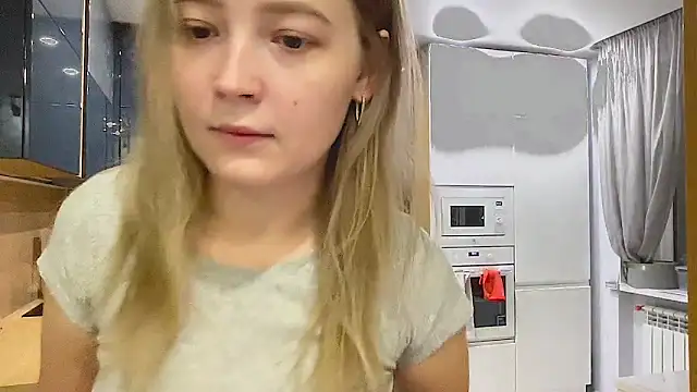 CharmingSarah online show from September 14, 3:43 pm