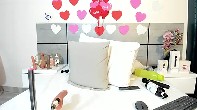 EmmaSmith2 online show from February 14, 2:57 am