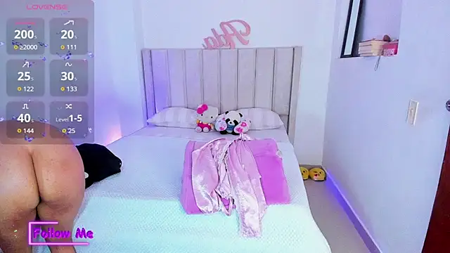 Snapshot of sheirysex_ chatting on October 2, 4:28 am sheirysex online show from October 2, 4:28 am