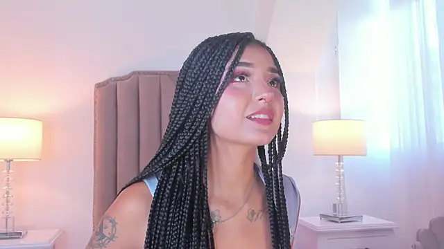 Emma Torres   online show from March 28, 12:48 pm