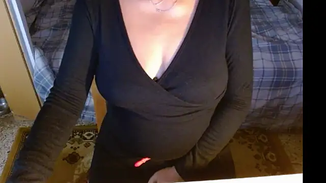 Snapshot of MysteryLadyxXx chatting on October 22, 7:02 am MysteryLadyxXx online show from October 22, 7:02 am