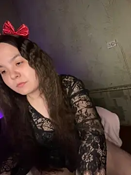 Var Kiss online show from May 28, 3:32 pm