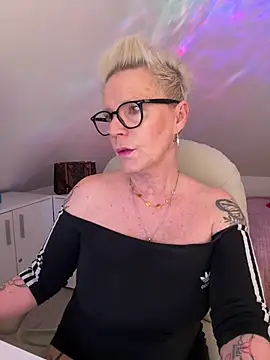 German Milf online show from April 7, 12:51 pm