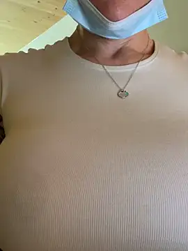 EmaSalis online show from October 8, 11:47 am